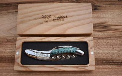 Test : tire-bouchon Laguiole en Aubrac L, manche en papier turquoise