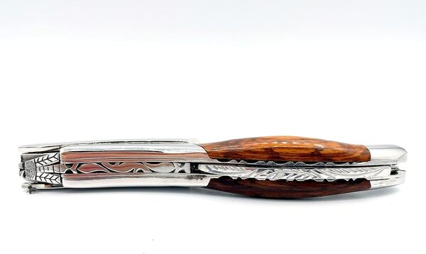 LAGUIOLE EN AUBRAC L Tire bouchon Sommelier DeLuxe n° 6, manche en bois de serpent Amourette, tire bouchon avec coupe capsule et décapsuleur Fabrication spéciale pour le tire bouchon de luxe