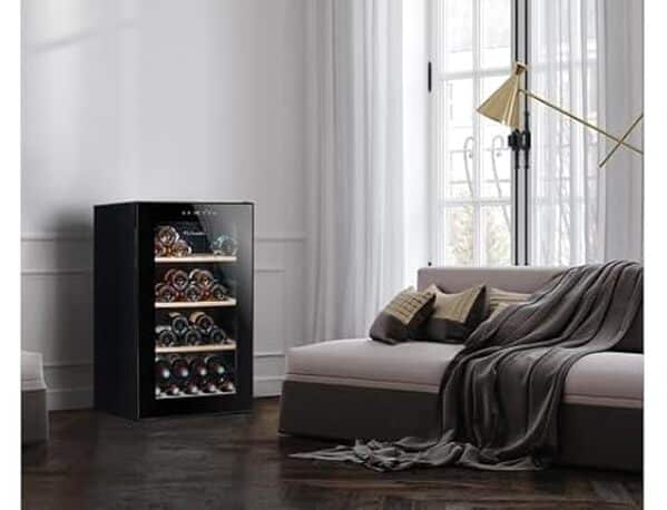 Explorez les spécificités de la cave à vin LS52BLACK de La Sommelière : capacité de 52 bouteilles, design moderne et technologies avancées pour une conservation optimale