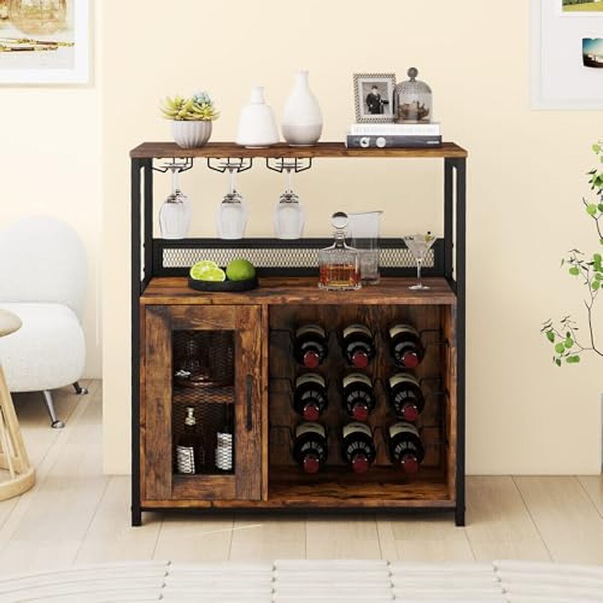 Test : armoire à vin Giantex avec porte-verres et casiers à bouteilles